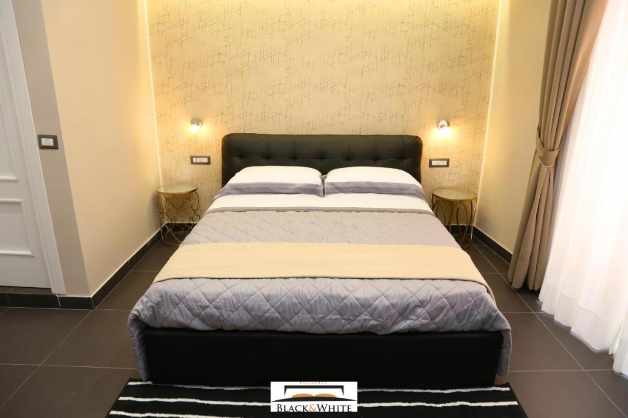 Residence Black & White เนเปิลส์ ภายนอก รูปภาพ